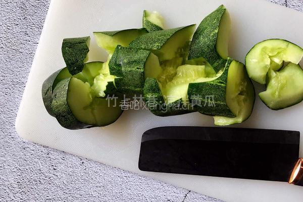 凉拌黄瓜的做法图解2
