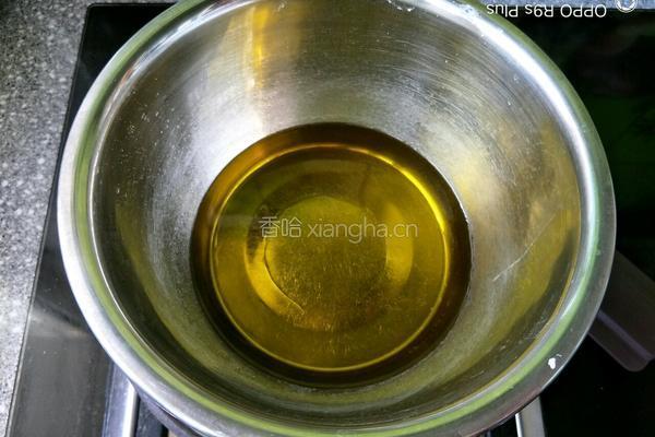 鲜草莓古早味咕噜蛋糕的做法图解4