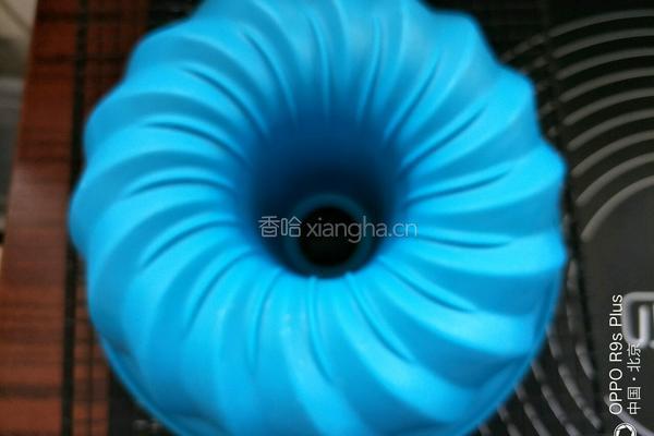 鲜草莓古早味咕噜蛋糕的做法图解15