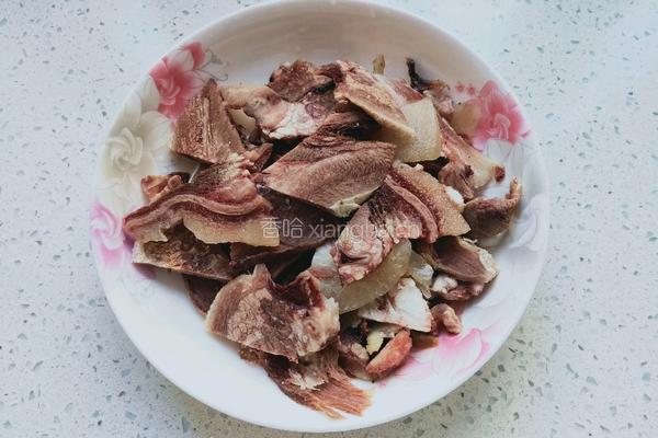 辣椒炒牛头肉的做法图解2
