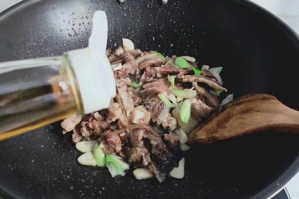 辣椒炒牛头肉的做法图解6