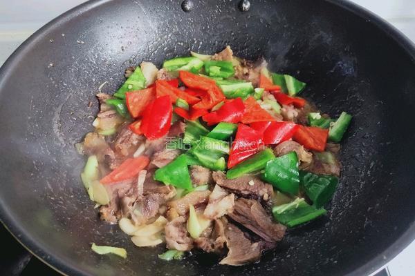 辣椒炒牛头肉的做法图解7