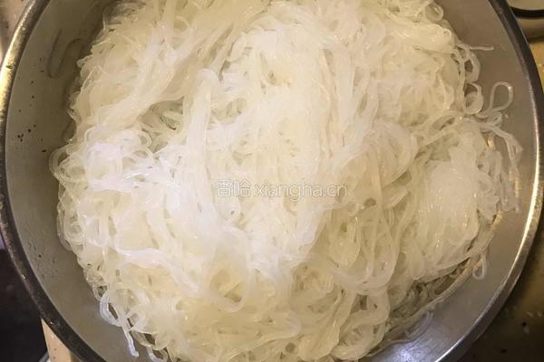 家常紫苏粉丝焖鸭的做法图解9