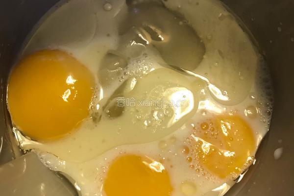 提子原味纸杯戚风蛋糕的做法图解2