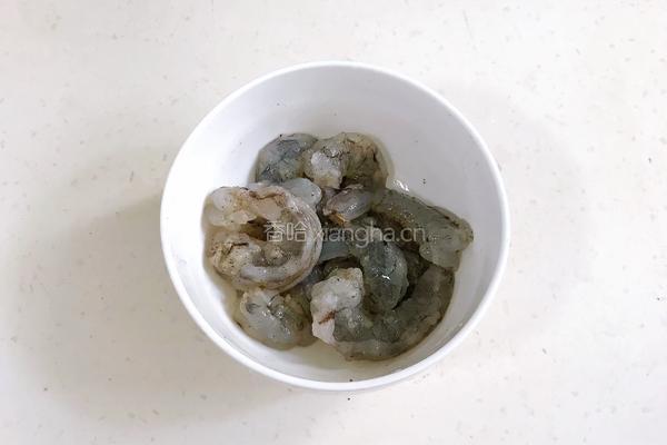 鲜虾菠萝炒饭的做法图解2