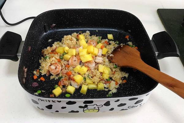 鲜虾菠萝炒饭的做法图解9
