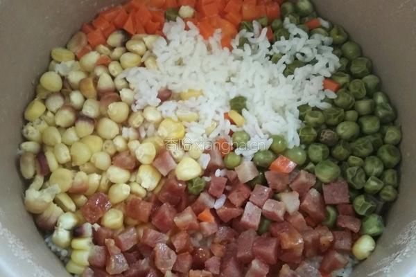 电饭煲腊味什锦饭的做法图解7