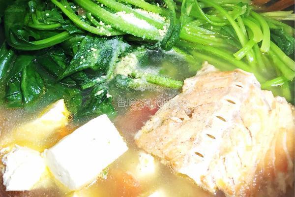 三文鱼骨豆腐汤的做法图解6