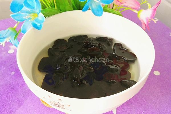 木耳豆腐番茄牛骨汤的做法图解2