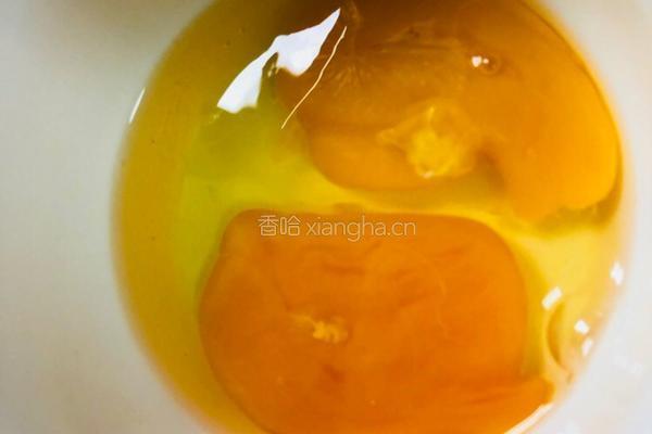 方便好吃下饭的青椒炒鸡蛋的做法图解2