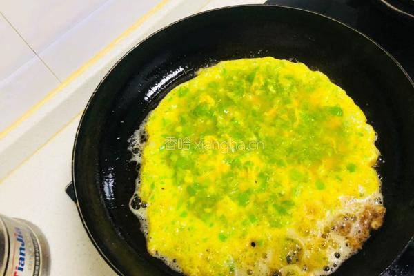 方便好吃下饭的青椒炒鸡蛋的做法图解4