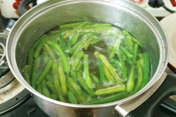 豆角炒平菇的做法图解4