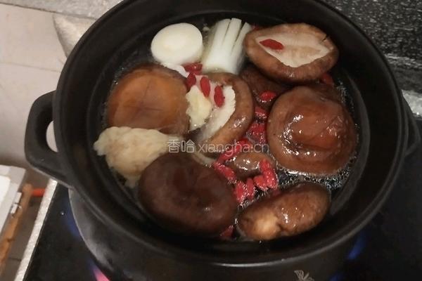 香菇鸡汤的做法图解10