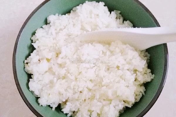 自制寿司 #格林的懒人美食日记#的做法图解2