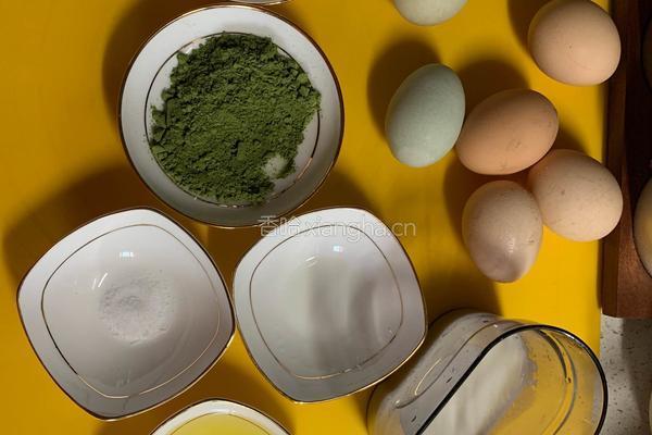 抹茶奶油蛋糕卷的做法图解1