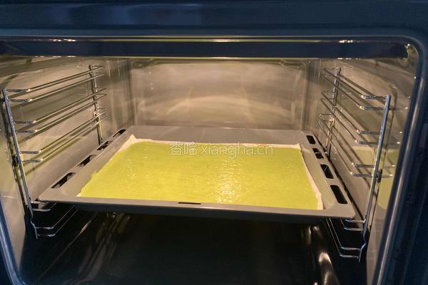 抹茶奶油蛋糕卷的做法图解8