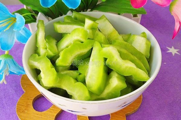 茄子炒苦瓜的做法图解3