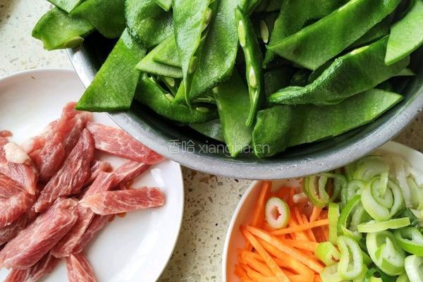 猪肉炒猪耳朵的做法图解2