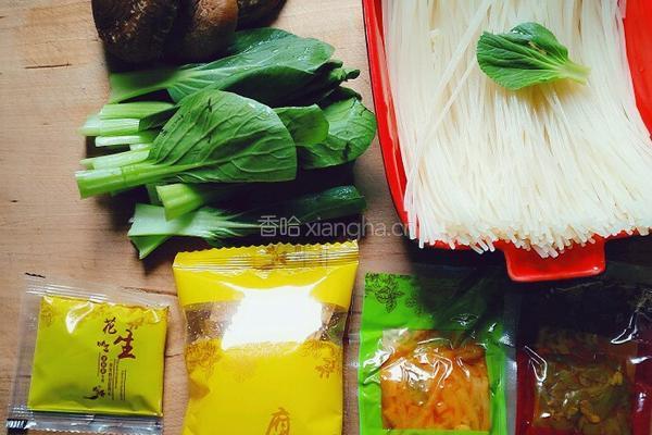 螺蛳粉嗦粉之路的做法图解1