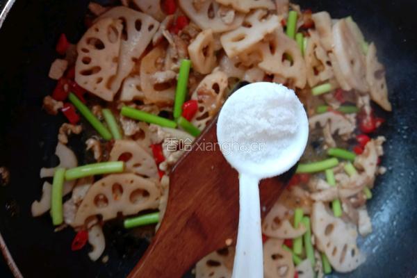 蒜苔莲藕炒肉的做法图解13