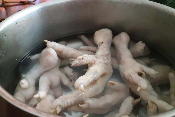 无骨酸辣凤爪的做法图解4