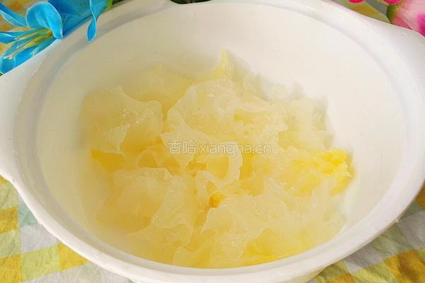 薏米红枣银耳汤的做法图解6
