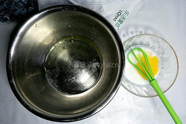 活力酸奶松饼早餐的做法图解2