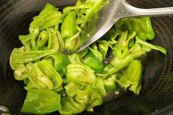 青椒炒豆角的做法图解8