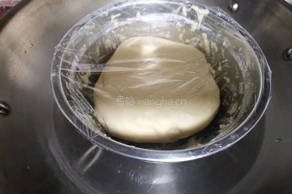 萌宝们都爱吃的抹茶花卷的做法图解4