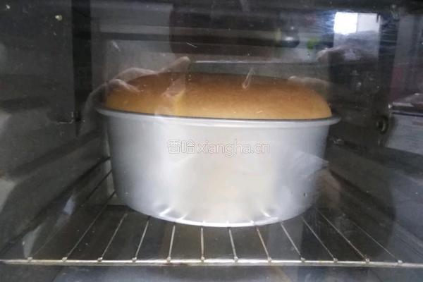 草莓生日蛋糕的做法图解3