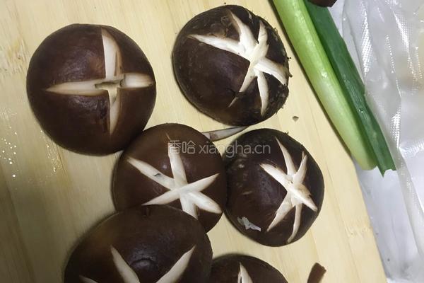 香菇油菜的做法图解3