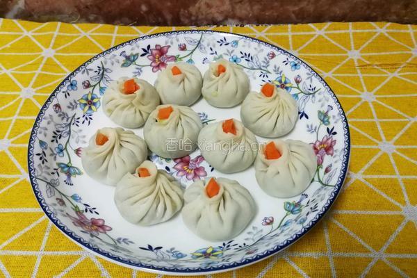 用饺子皮包小笼包的做法图解1