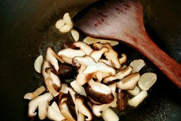 香菇油菜的做法图解4