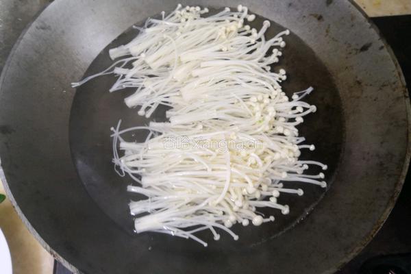 肥牛金针菇卷的做法图解3