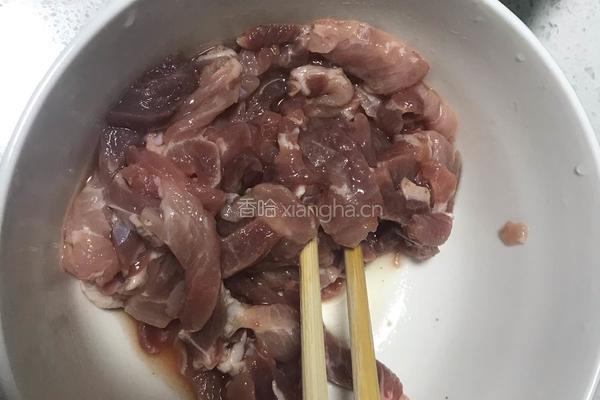 尖椒火腿鸡蛋炒肉的做法图解2
