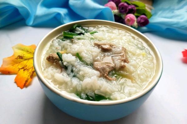 猪肝菠菜粥的做法图解1
