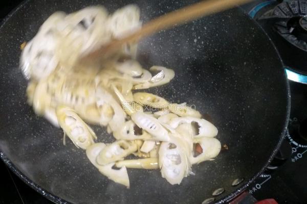 苦笋肉片汤的做法图解3