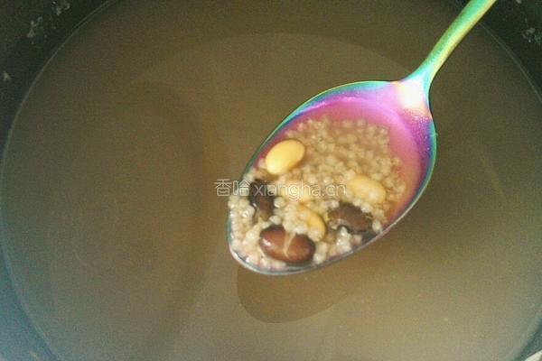 黑豆黄豆小米粥的做法图解8