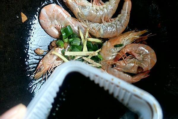 立夏海虾彩色炒的做法图解6