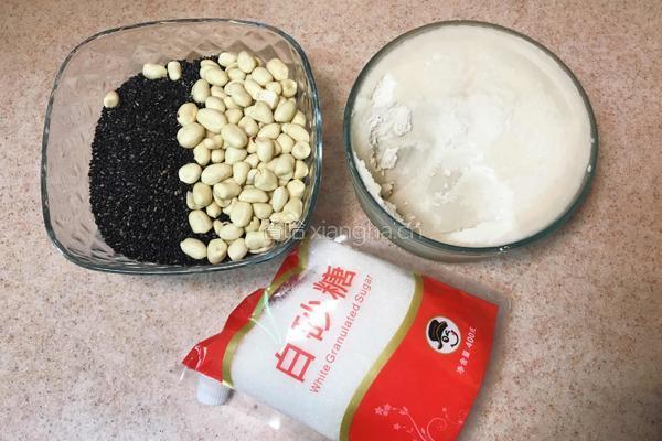 彩色汤圆（传统黑芝麻花生馅）的做法图解1