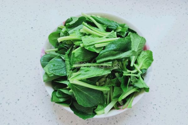 香菇炒小白菜的做法图解3