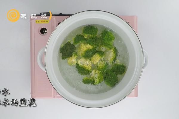 西蓝花番茄荞麦面的做法图解4