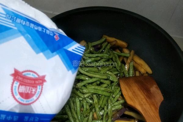 茄子豆角的做法图解7