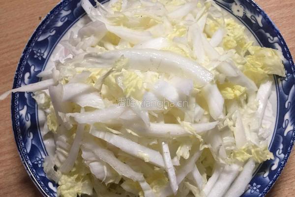 玉米白菜粥的做法图解2