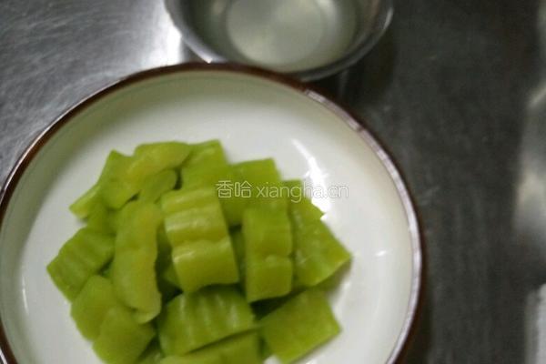 酱汁蒜香凉瓜的做法图解6