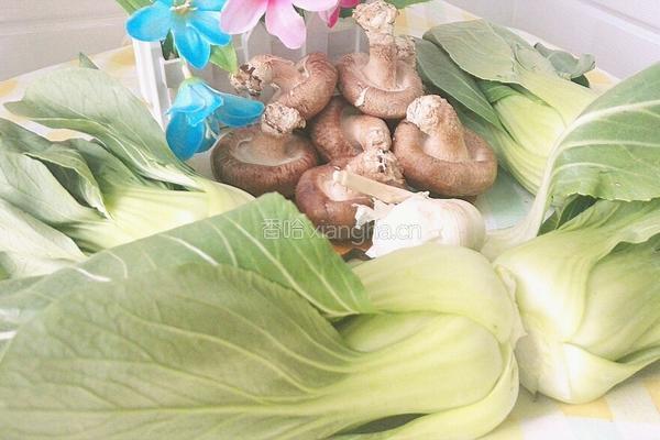 香菇炒上海青的做法图解1