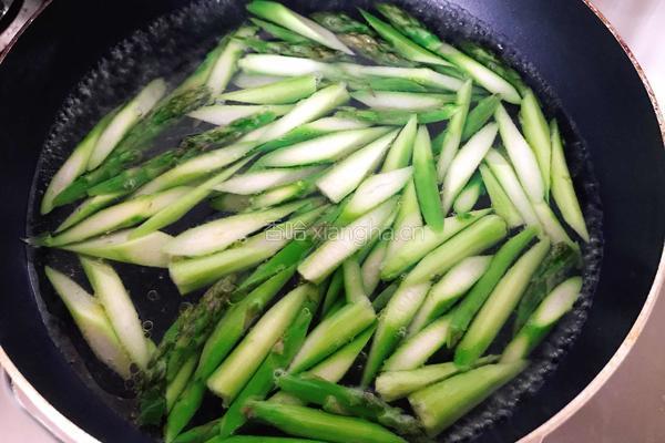 芦笋炒肉的做法图解4