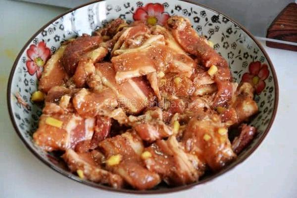 炸酥肉的做法图解1