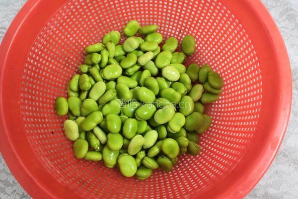 豆瓣炒蒜蛋的做法图解2