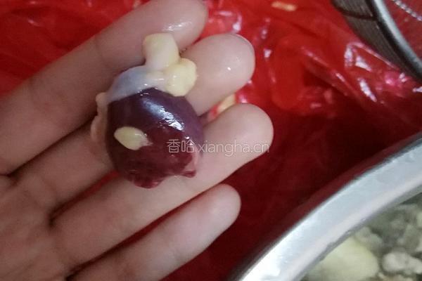 高压锅炖鸡的做法图解1